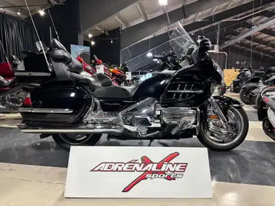 2006 Honda gl1800 2006 Honda gl1800 Découvrez la Honda GL1800 2006 d'occasion chez Adrénaline Sports...