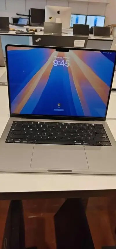 Uniway MacBook Pro 14 (2021) – Apple M1 Pro / 16GB RAM, View more