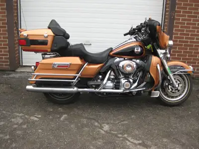 Welcome New Riders! Financing Options Available! This 2008 105TH Anniversary FLHTCU Ultra Classic #2...