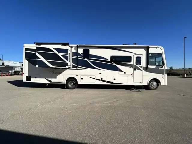 2022 Coachmen RV Mirada 35ESF in RVs & Motorhomes in Red Deer - Image 11