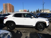 Thanks for viewing our South View Motors Inventory! 2023 Chevrolet Trailblazer LT AWD Low Mileage |... (image 3)
