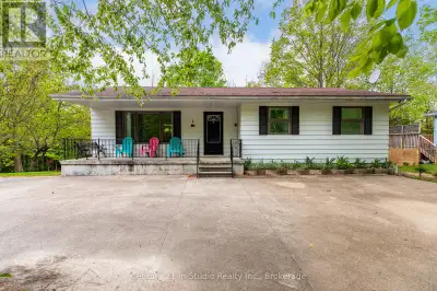 Fantastic Investment Opportunity 4-Season Home in Sauble Beach, just 7 minute walk from the quaint d...