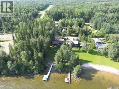Year-Round Lake Cabin – 5 Bed / 2 Bath Retreat Discover your ultimate family and friends getaway at...