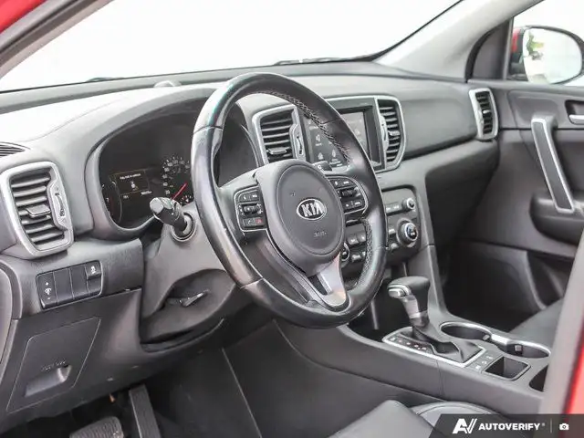 2020 Kia Sportage EX AWD | Apple CarPlay | Blind Spot in Cars & Trucks in London - Image 17