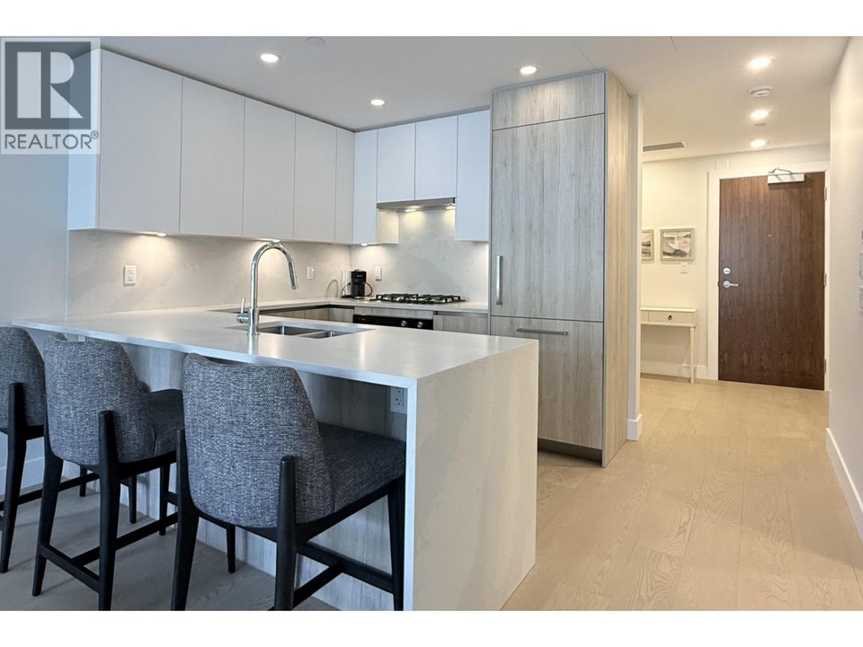2-BDRM 423 6TH STREET West Vancouver, British Columbia 2