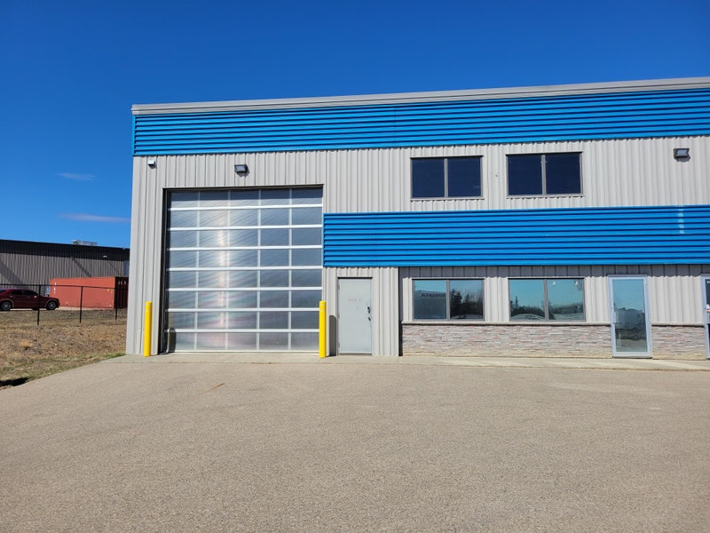 Commercial Drive Thru shop bay for Rent Drayton Valley Commercial