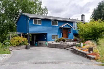 Charming, Updated Family Home in Peaceful Cul-de-Sac – Backing onto Greenbelt Welcome to 9756 Crown...