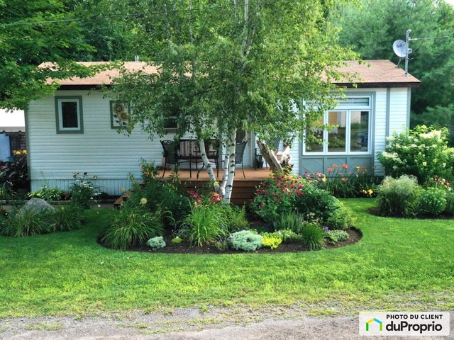 $208,000 - Bungalow for sale in Ste-Julienne — photo 1