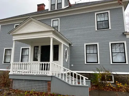 791 Brunswick Street – Downtown Fredericton, NB Victorian charm in a quiet, historic building 1 Bedr...