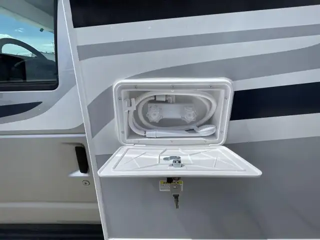 2022 Adventurer LP Class C Adventurer 19RD in RVs & Motorhomes in Dawson Creek - Image 14