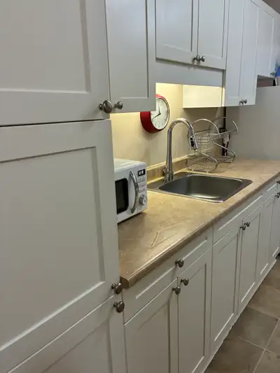 37 Moira Steet East Spacious 2-Bedroom Apartment for Rent – 37 Moira St, Belleville, ON Welcome to y...