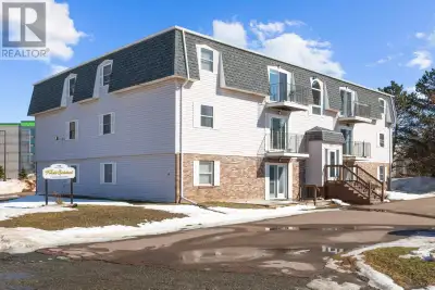 Experience maintenance-free living at its finest in this immaculate condo located in a highly conven...