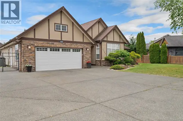 2185 Forest Grove Dr Campbell River, British Columbia in Houses for Sale in Campbell River - Image 4