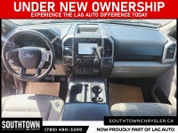 2020 Ford F-150 XLT Experience the Ford F-150 XLT with only 224337 km on the odometer. Finished in a... (image 9)