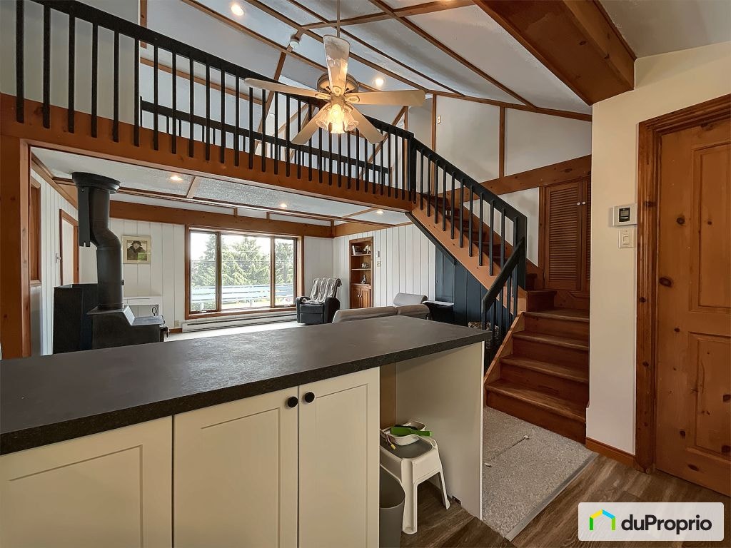 $649,900 - Triplex for sale in Magog — photo 2