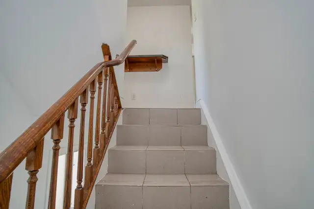 New appliances! 2 Bdrm 622ft2 3rd Flr Apt w/in-apt free laundry!63417637419393122