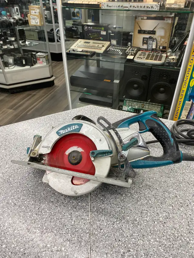 Makita 5377MG Circular Saw in Power Tools in City of Toronto - Image 2