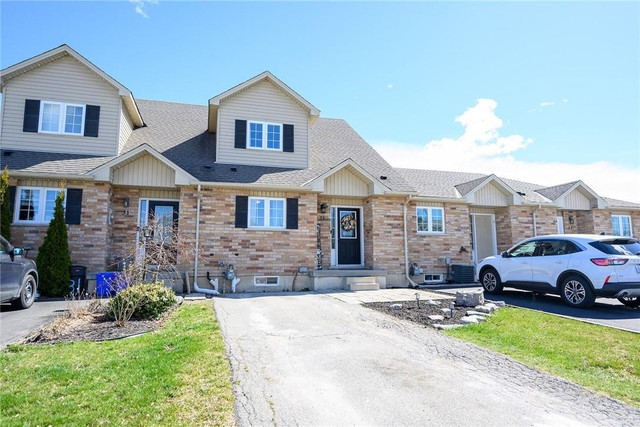 33 POWELL Lane Haldimand County, Ontario in Houses for Sale in Hamilton - Image 2