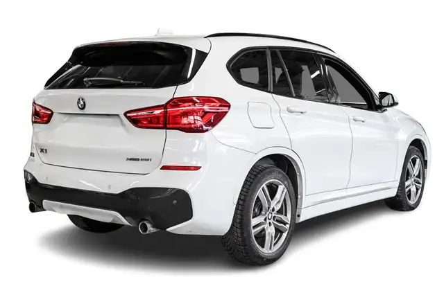 2018 BMW X1 xDrive28i | Mags | Cuir | Toit Pano | Caméra | * À v in Cars & Trucks in City of Montréal - Image 6