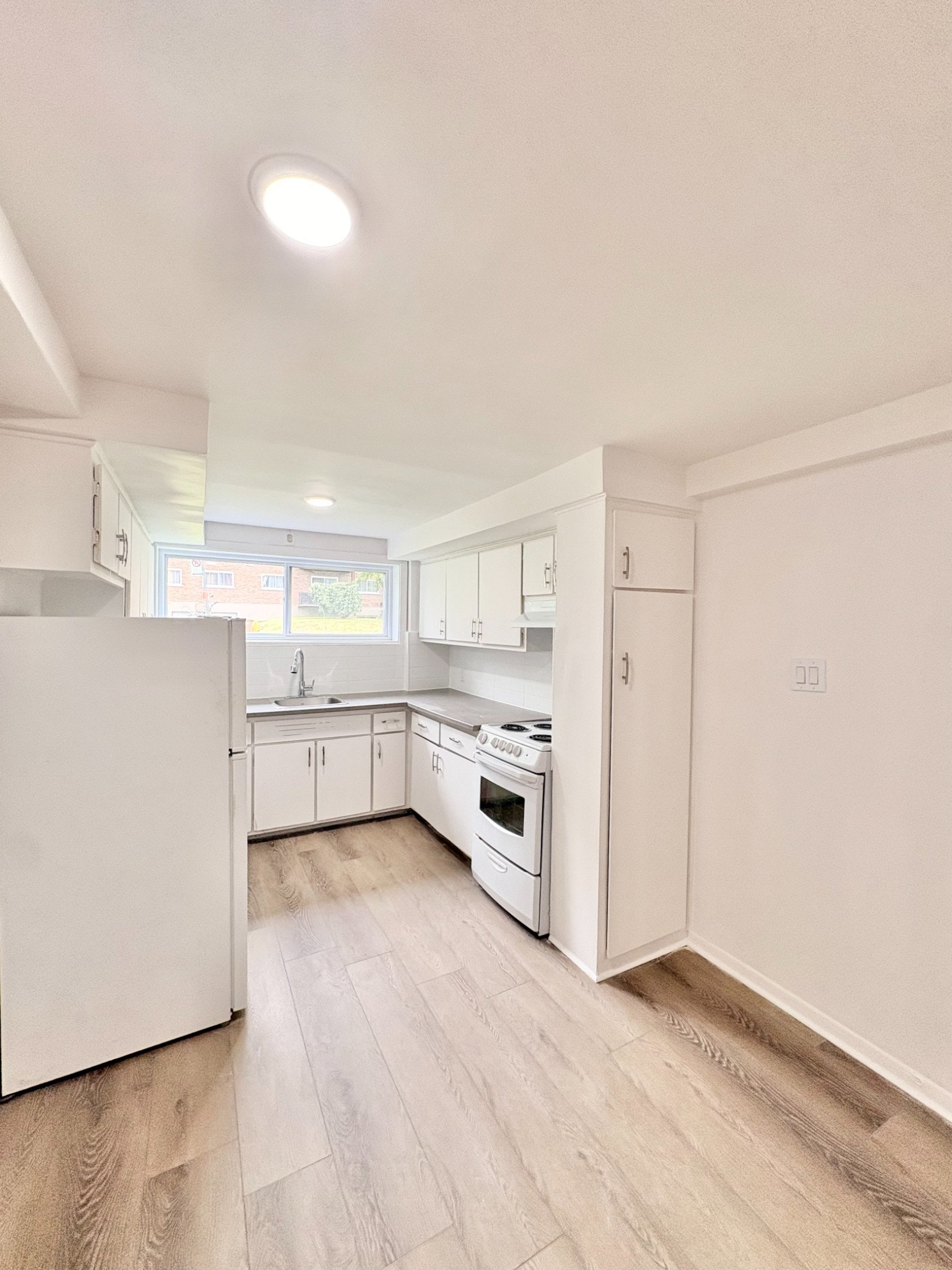 440 Galland — photo 1