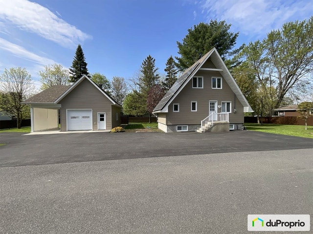 $469,900 - 2 Storey for sale in Sorel-Tracy — photo 1