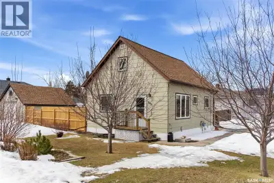 Welcome to 800 Pheasant Street — a lovingly maintained one and a half storey home boasting the perfe...