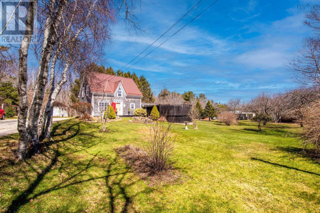 11460 Highway 3 Centre, Nova Scotia in Houses for Sale in Bridgewater - Image 2