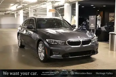 This BMW 3 Series has a strong Intercooled Turbo Premium Unleaded I-4 2.0 L/122 engine powering this...