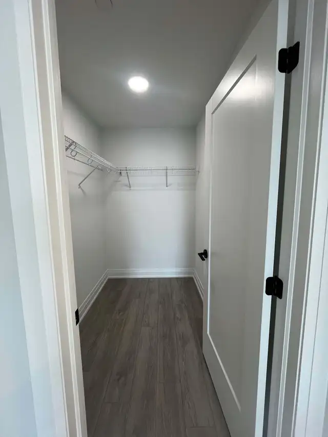 Venetian Harbours for lease ~ Executive Point Edward Living! in Long Term Rentals in Sarnia - Image 13