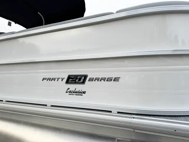 2026 Sun Tracker Party Barge 20 DLX pontoon boat in Powerboats & Motorboats in Prince Albert - Image 13
