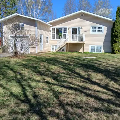 Maison à vendre 255 rue ROCHE bathurst House for sale 255 Roche street BATHURST **WHY NOT LIVE FREE...