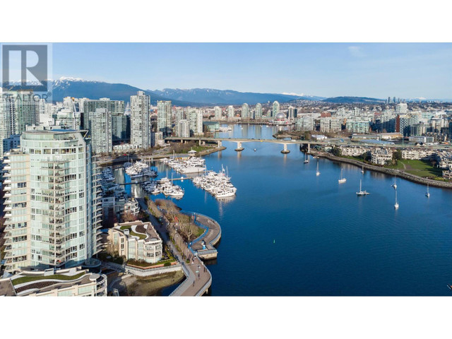 3903 1033 MARINASIDE CRESCENT Vancouver, British Columbia in Condos for Sale in Vancouver - Image 2