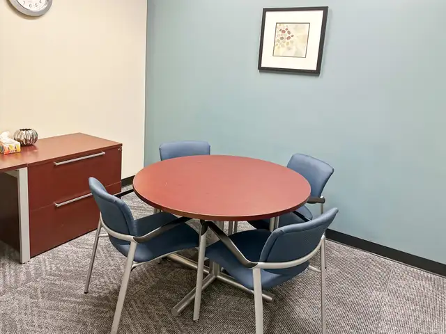 Office space for rent for 1 person in London City Centre in Commercial & Office Space for Rent in London - Image 12