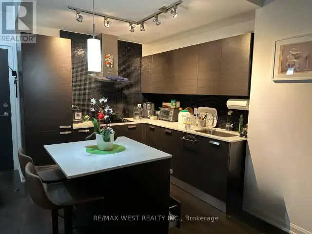 806 - 11 BOGERT AVENUE Toronto (Lansing-Westgate), Ontario in Long Term Rentals in City of Toronto - Image 11