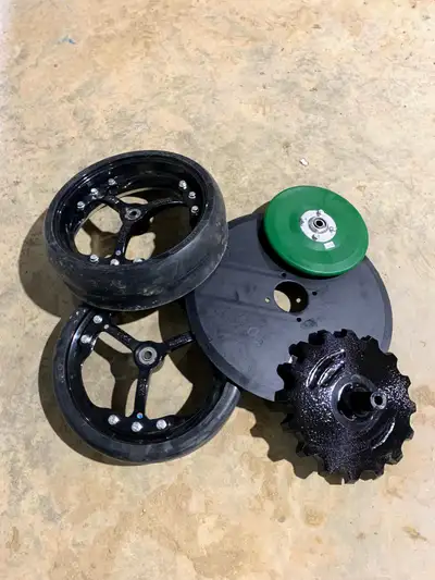 Back40 JD Air Drill Parts Xtend Wear 18.5" 6mm Opener Blade Standard 18" Opener Blade 3" Cast Spoke...