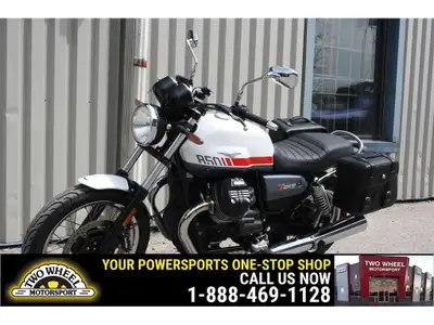 Welcome to Two Wheel Motorsport 'ONE OWNER' Another fantastic trade to show here. Side bags, Centre...