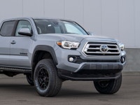 CARGET AUTOMOTIVE is thrilled to offer this 2021 Toyota Tacoma Double Cab, a rugged midsize pickup o... (image 4)