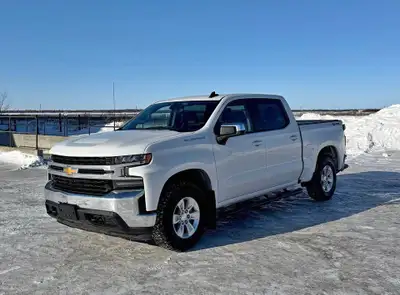 2019 Chevrolet Silverado Crew Cab 4X4 – 5.3L V8 | $29,999 + taxes 168,000 km | Clean & Ready to Go L...