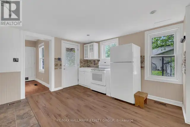 118 WELLINGTON STREET Gananoque, Ontario in Houses for Sale in Kingston - Image 15