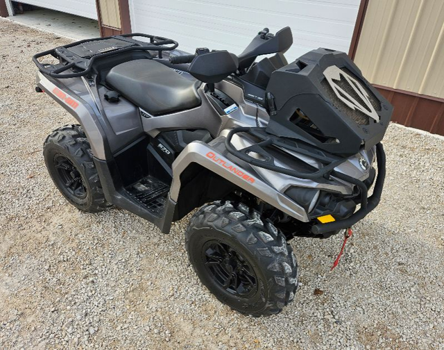 2017 CAN-AM OUTLANDER 570 XT EPS (FINANCING AVAILABLE) in ATVs in Strathcona County - Image 6