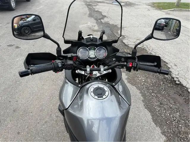 2006 Suzuki V-Strom 1000 ~ V-STROM 1000 ~ COMFORT ~ TOURING ~ LO in Street, Cruisers & Choppers in City of Toronto - Image 22