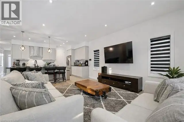 972 STONECLIFFE Walk Unit# 18 Kitchener, Ontario in Houses for Sale in Kitchener / Waterloo - Image 17