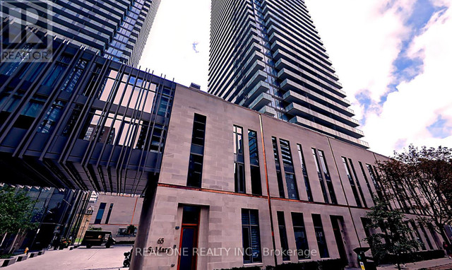 1810 - 65 ST MARY STREET Toronto (Bay Street Corridor), Ontario in Long Term Rentals in City of Toronto - Image 2