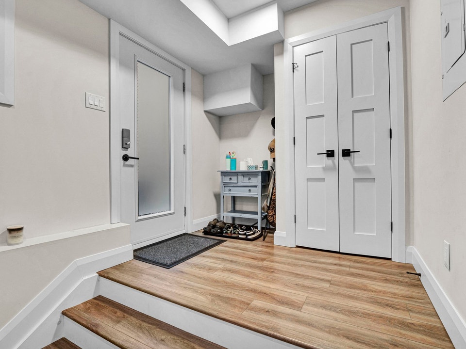 320 Perrier Avenue 2