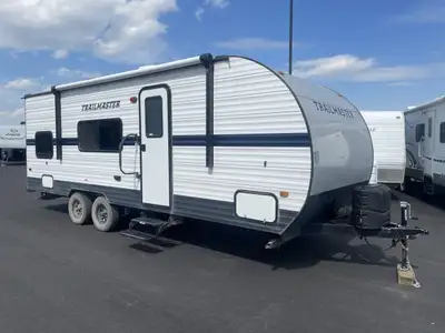 Welcome to Eldorado RV Sales, the longest running dealership in Southern Alberta! Equipped With: Roo...
