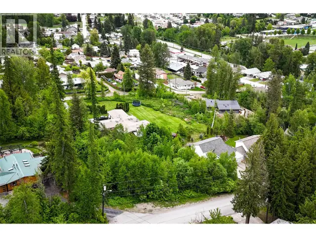 28 EVERGREEN Avenue Fruitvale, British Columbia in Land for Sale in Nelson - Image 10