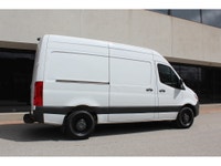 2019 MERCEDES SPRINTER 2500 -- 144 -- HIGH ROOF -- 3.0L V6 DIESEL ENGINE -- 3 SEATER!!! ONLY 179,000... (image 9)
