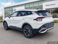 This Kia Sportage delivers a Regular Unleaded I-4 2.5 L/152 engine powering this Automatic transmiss... (image 3)