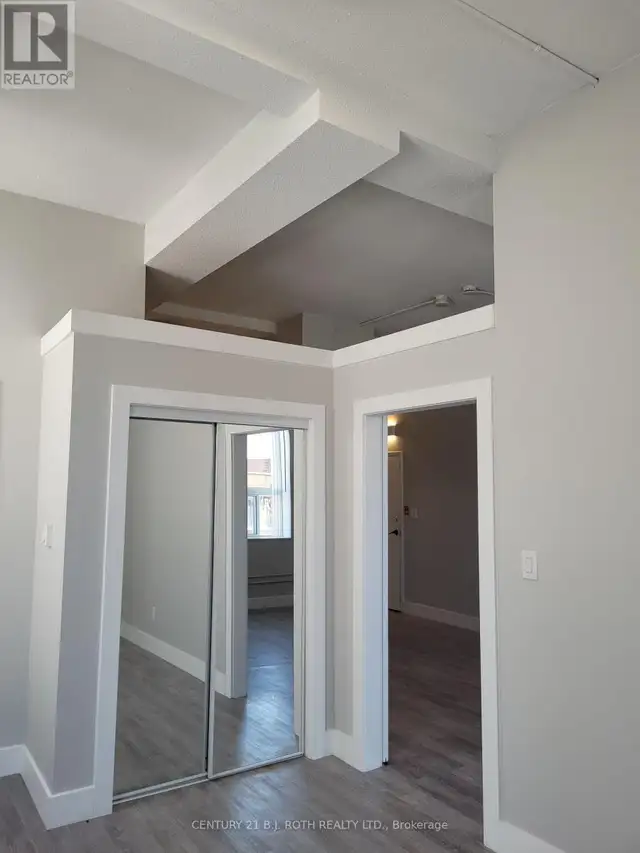 201 - 19 DUNLOP STREET W Barrie (City Centre), Ontario63005670281089124