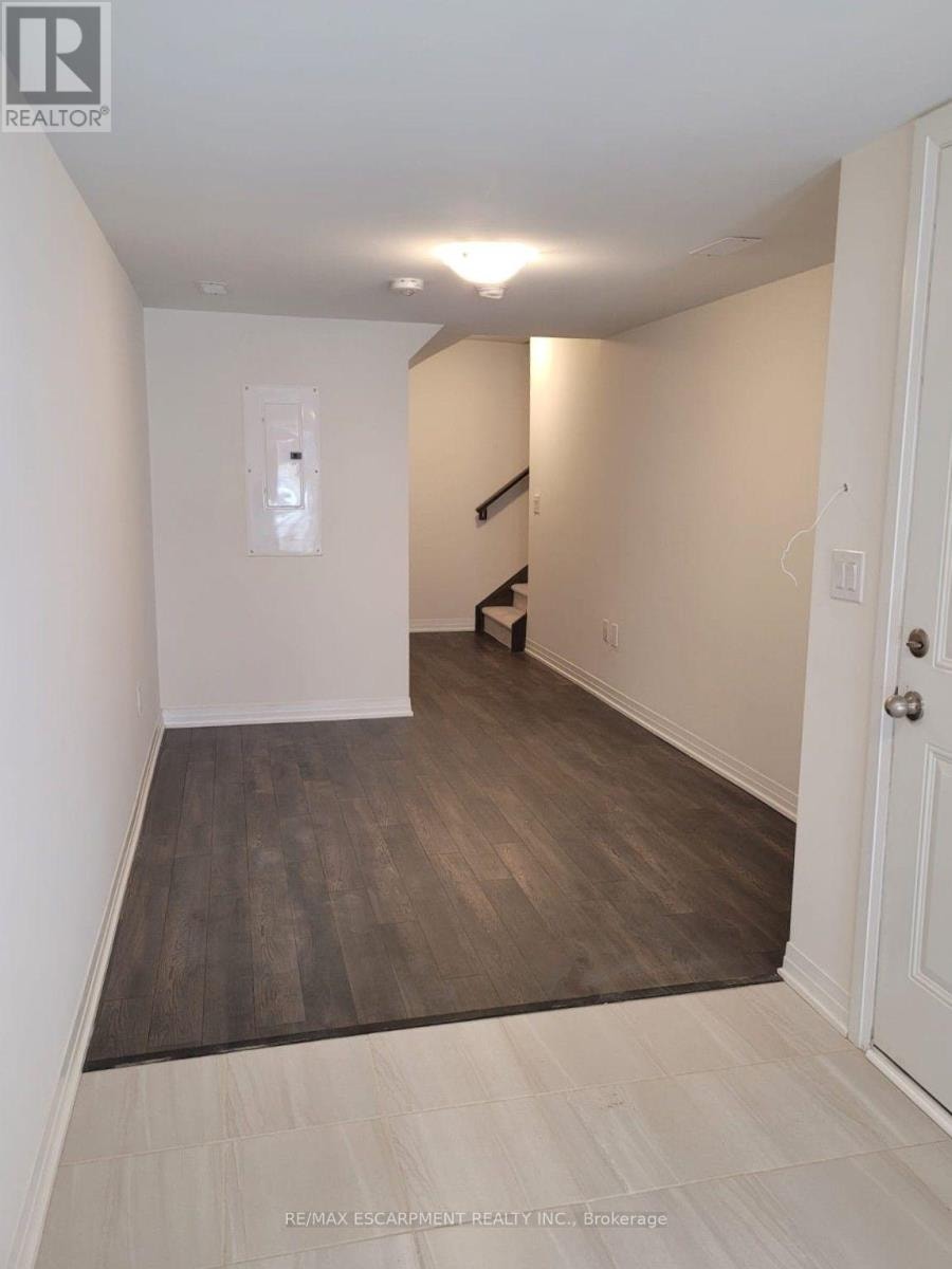 913 - 585 COLBORNE STREET E Brantford, Ontario 2